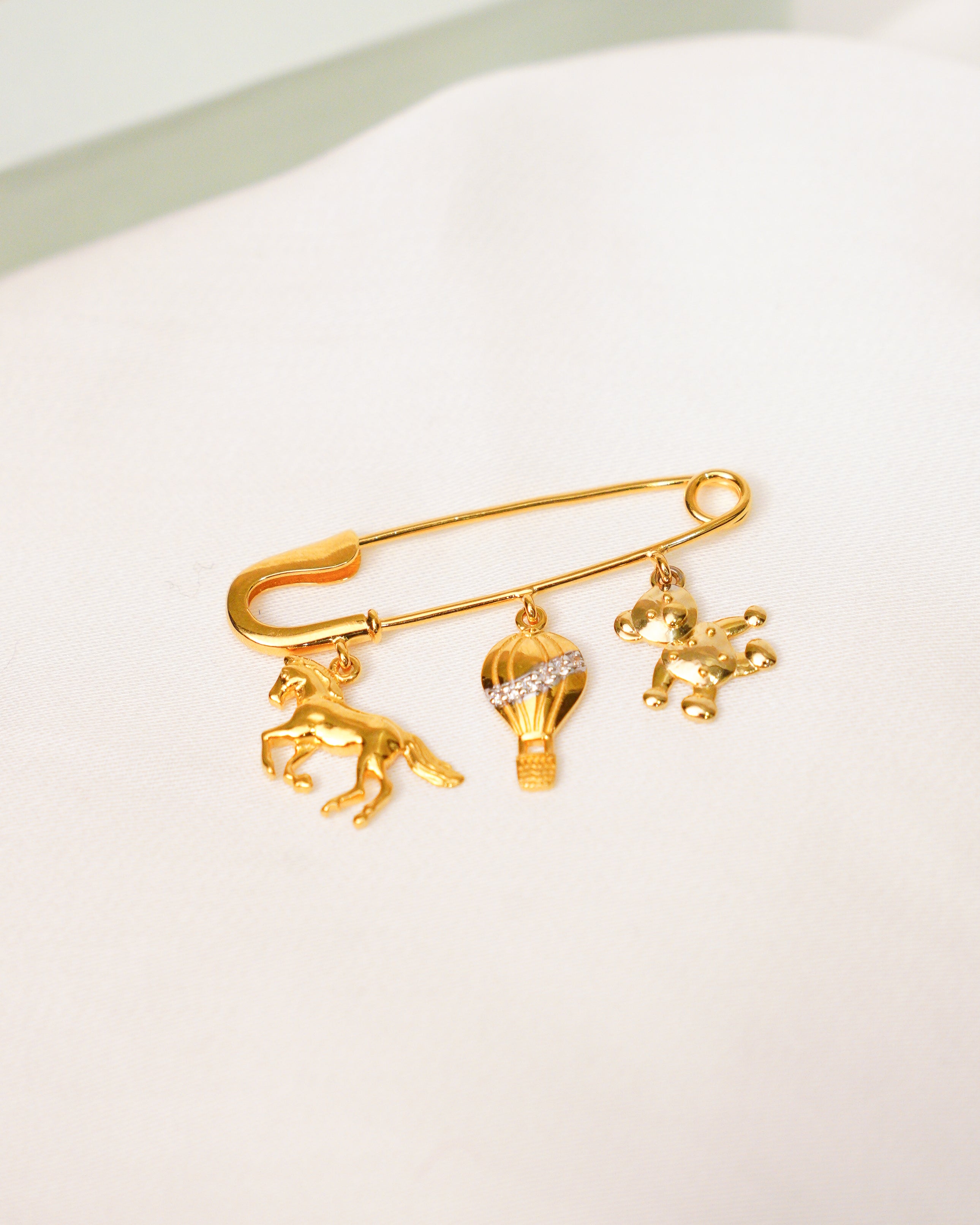 Royal Baby Lapel Pin, horse hot air balloon and teddy bear, for kids — by Rajasi Jindal