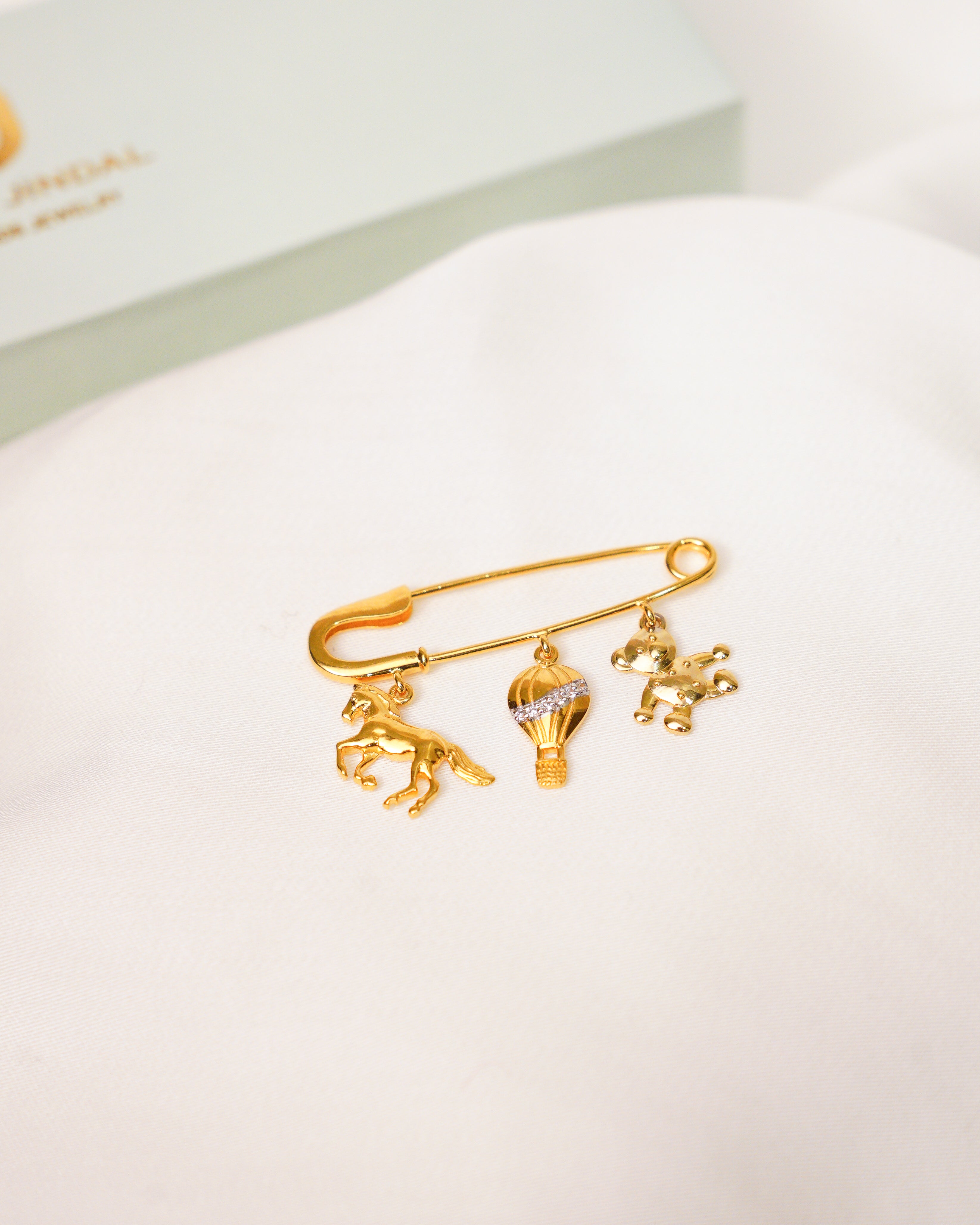 Royal Baby Lapel Pin (Horse/ Hot Air Balloon/ Teddy Bear)