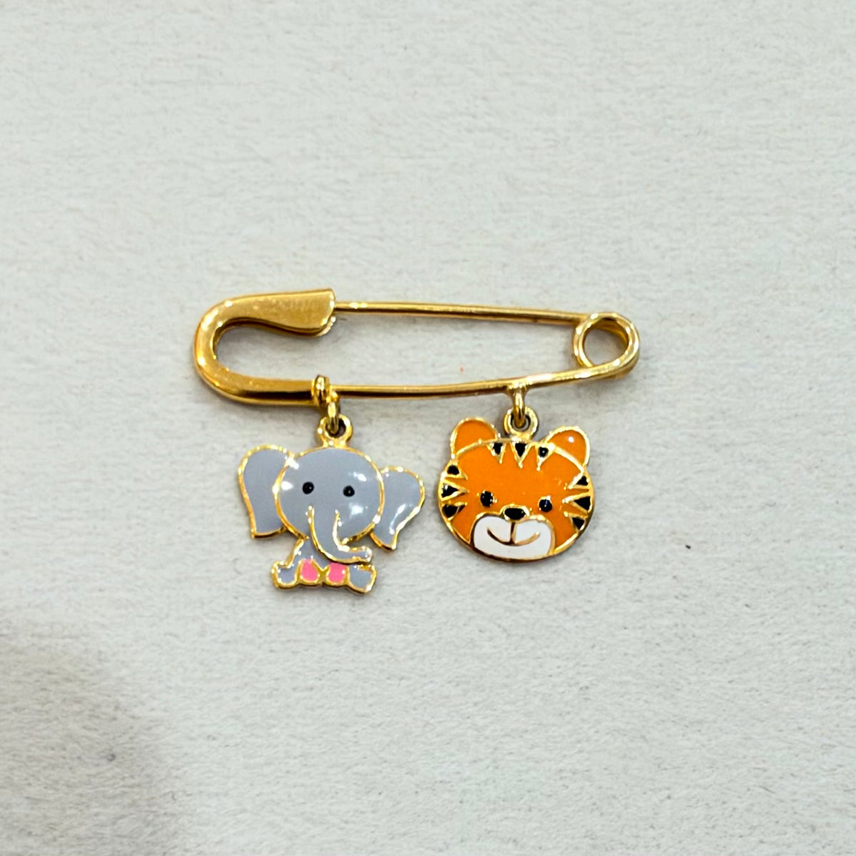 Animal 2 Motif Lapel Pin
