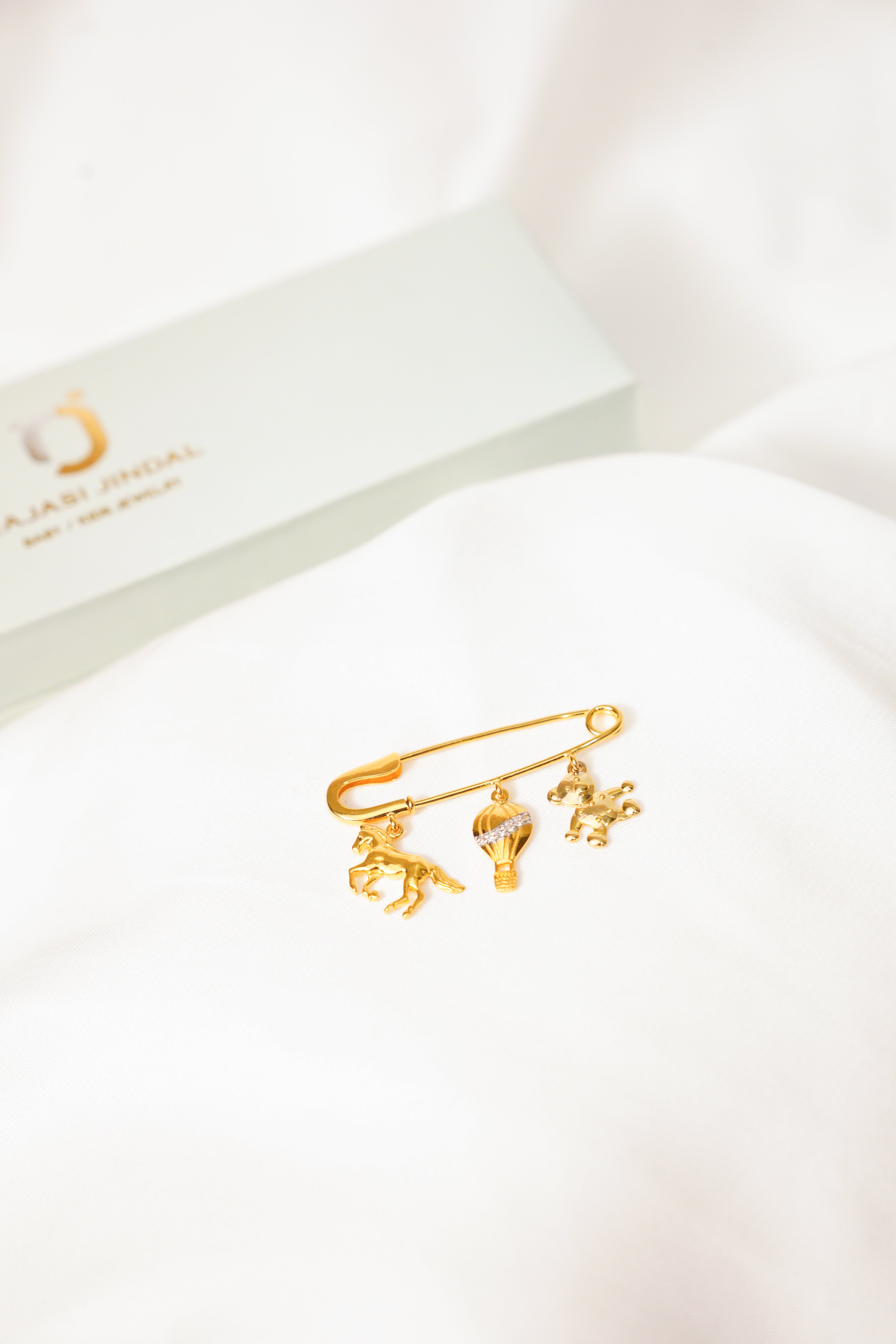Royal Baby Lapel Pin (Horse/ Hot Air Balloon/ Teddy Bear)